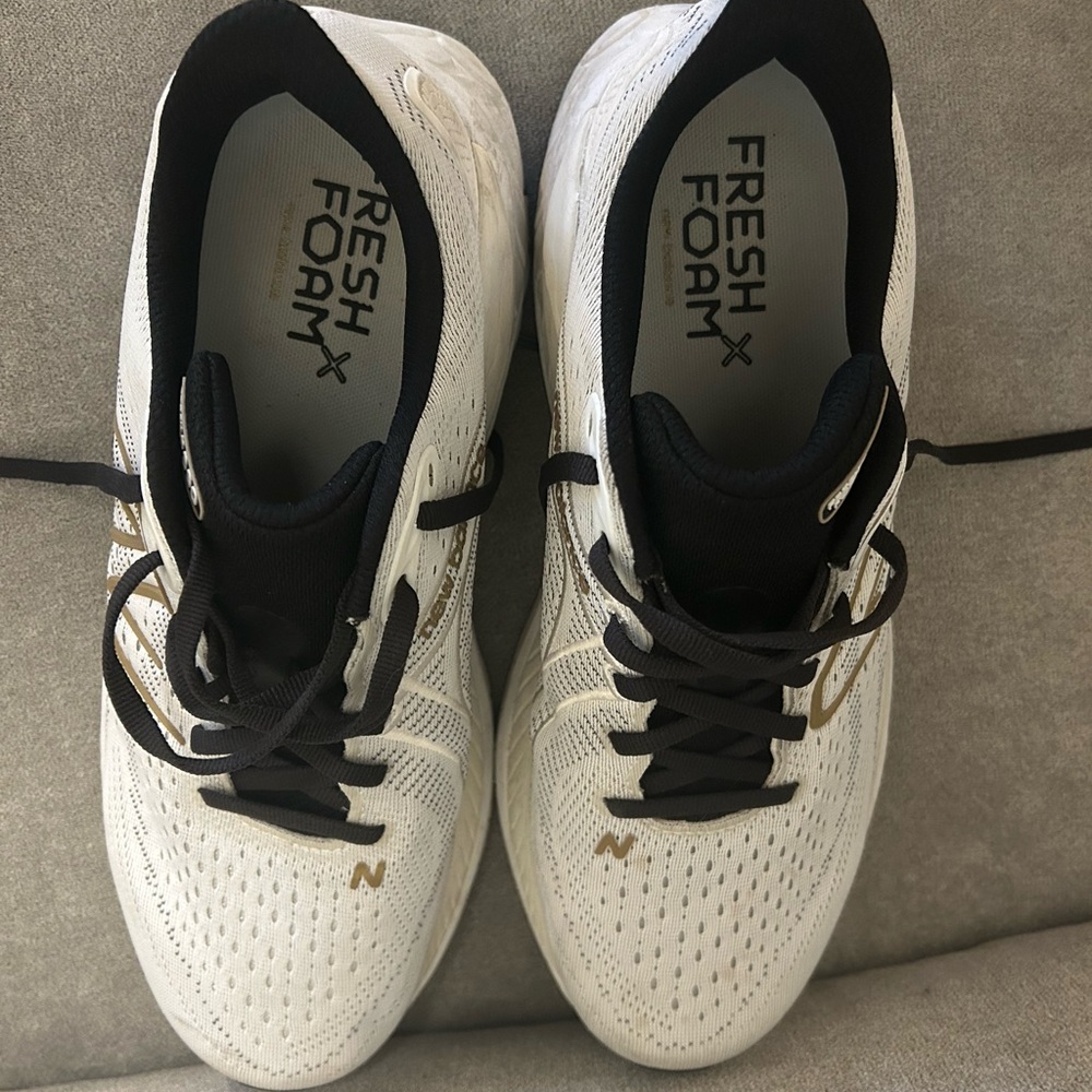 White and Gold New Balance Fresh Foam 860 Sneakers - Picture 3 of 6